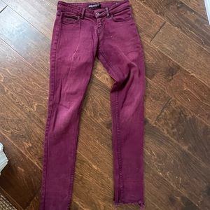 Kill city junkie maroon straight leg low cut jean Sz 25